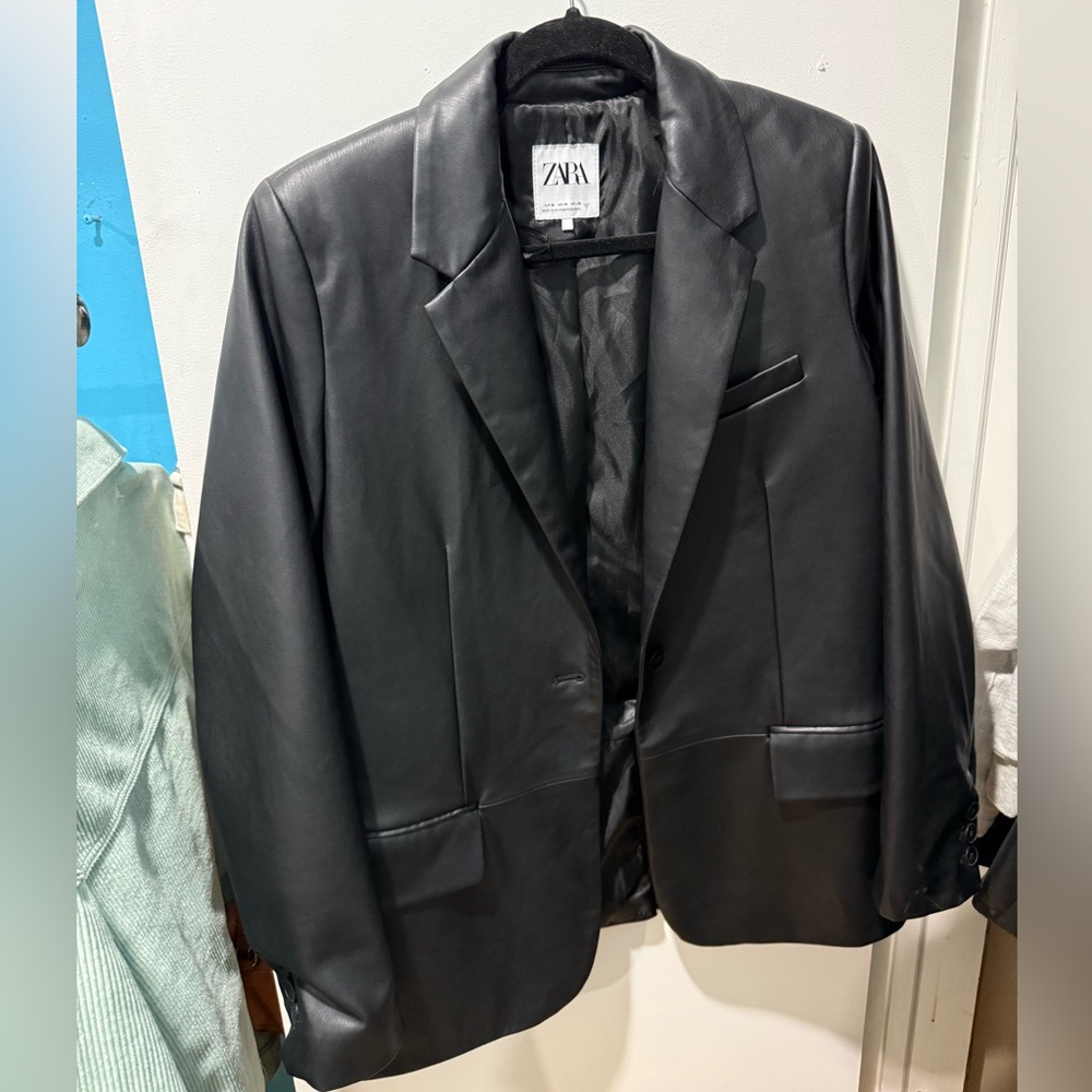 Zara Women's Black Blazer